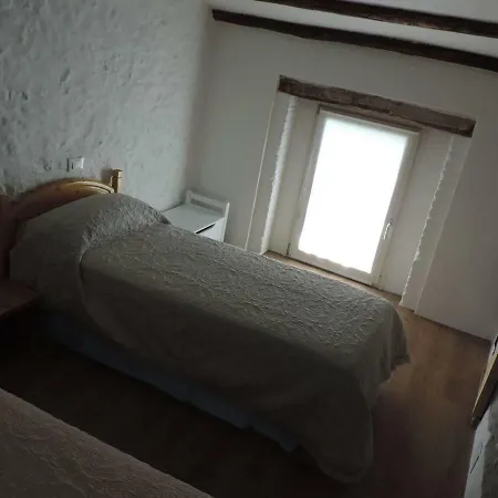 Casa Rossa Apartment *